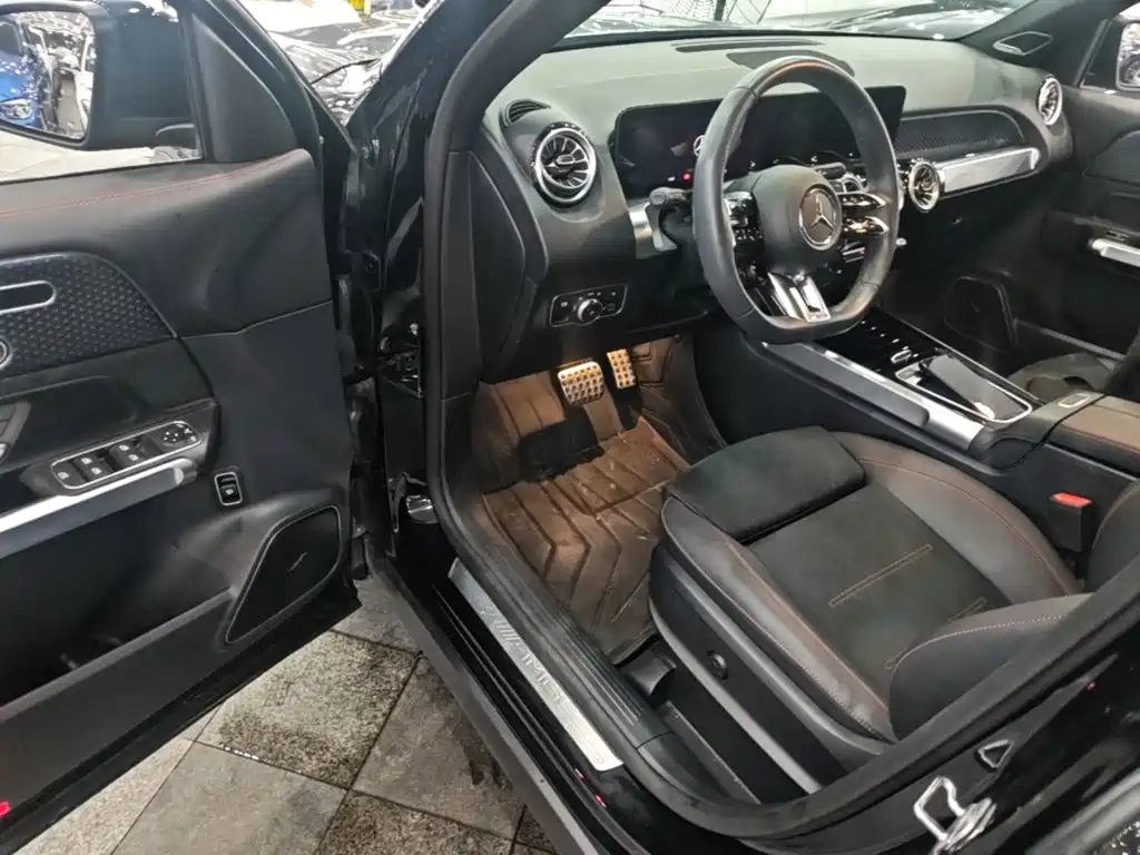 Mercedes-Benz GLB AMG — миниатюра 16