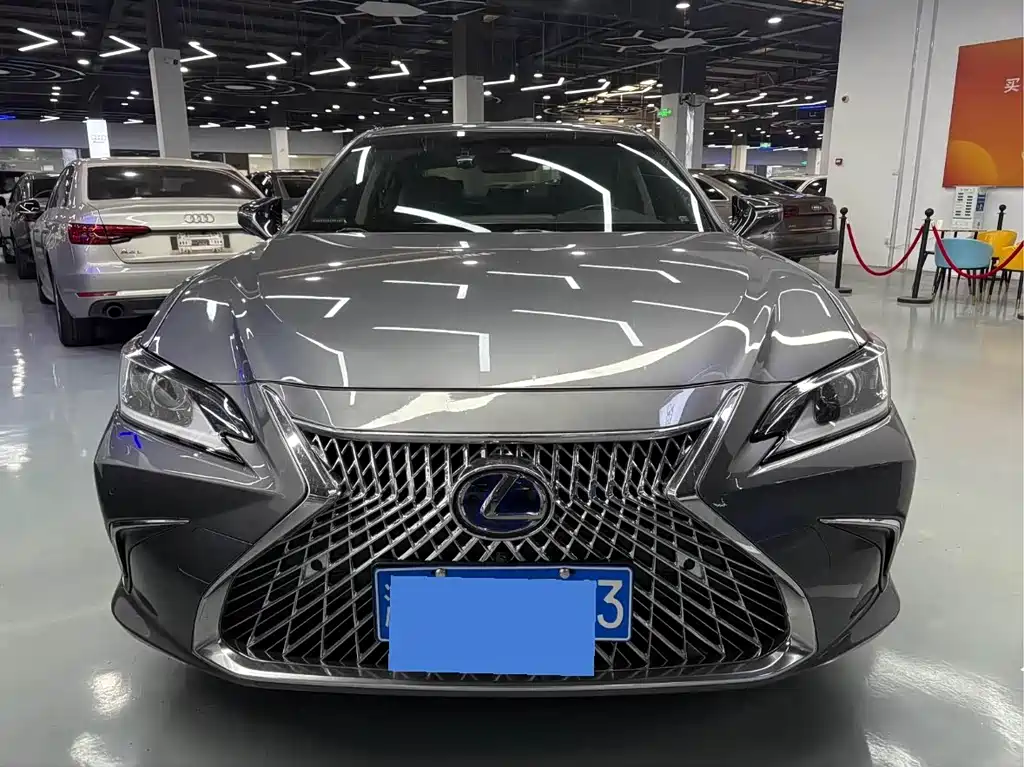 LEXUS  ES