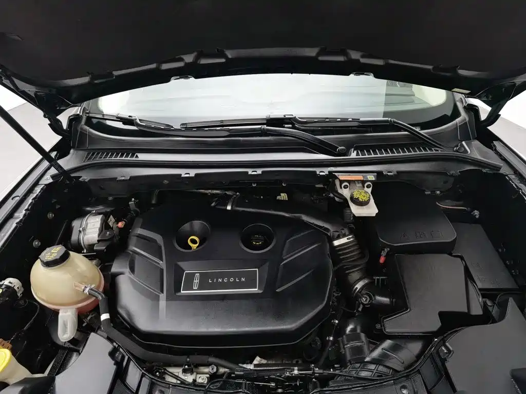 Lincoln MKC — миниатюра 6