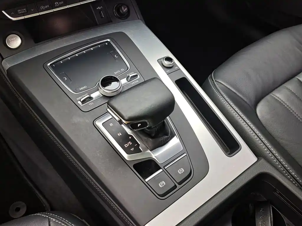 Audi Q5L — миниатюра 13