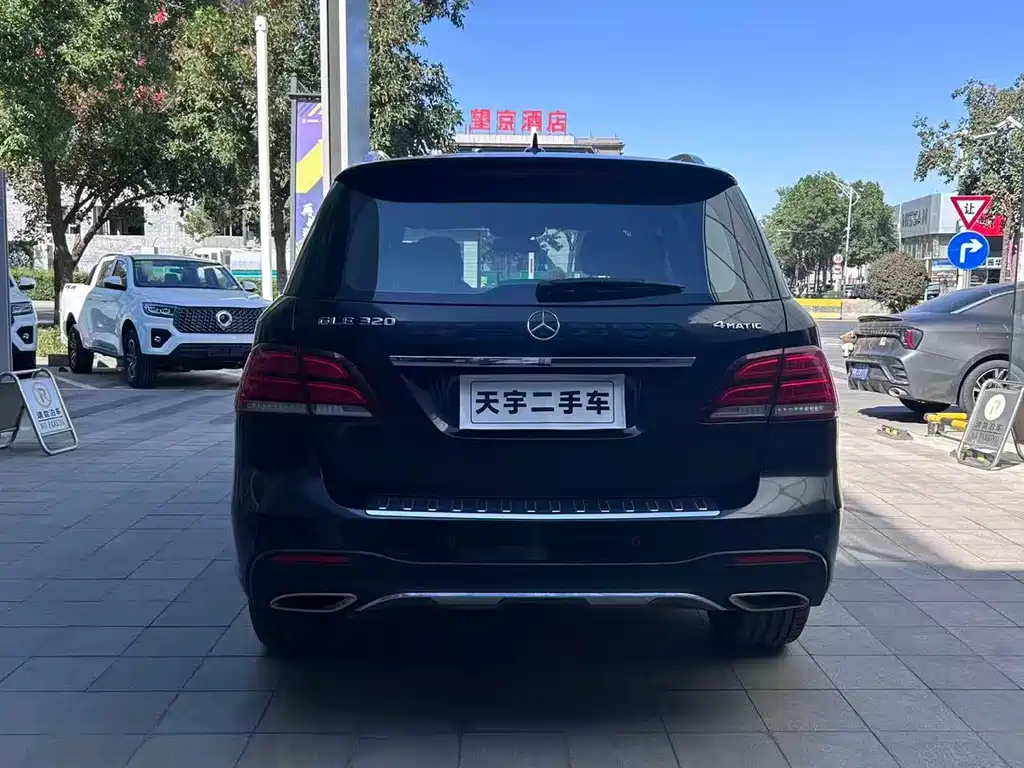 Mercedes-Benz GLE (Import) — миниатюра 8