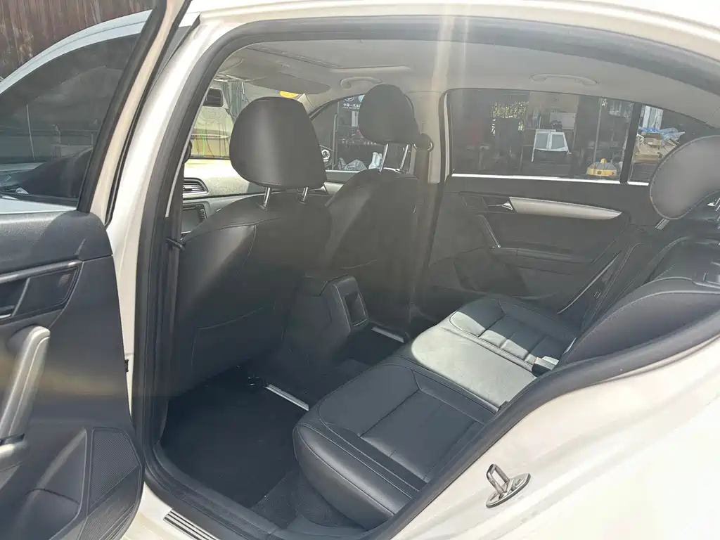Volkswagen Lavida — миниатюра 10