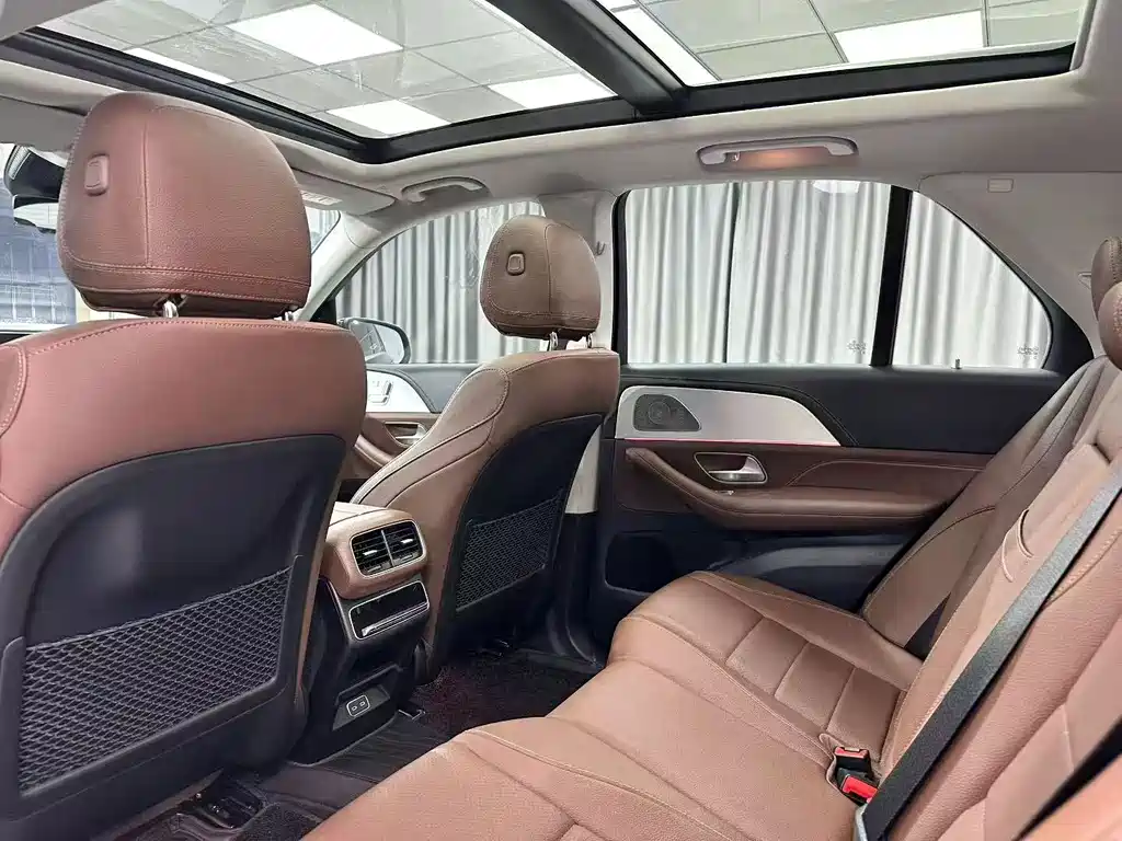 Mercedes-Benz GLE (Import) — миниатюра 7