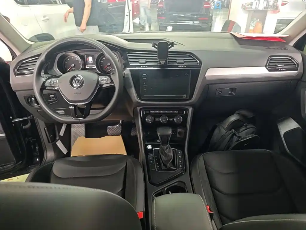 Volkswagen Tiguan L — миниатюра 10