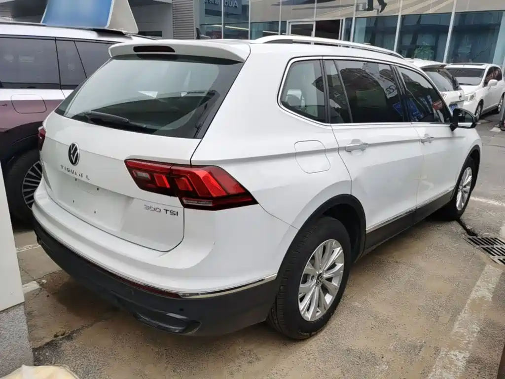 Volkswagen Tiguan L — миниатюра 7