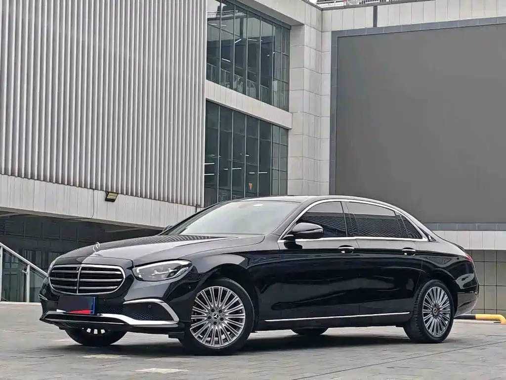 Mercedes-Benz E-Class — миниатюра 3