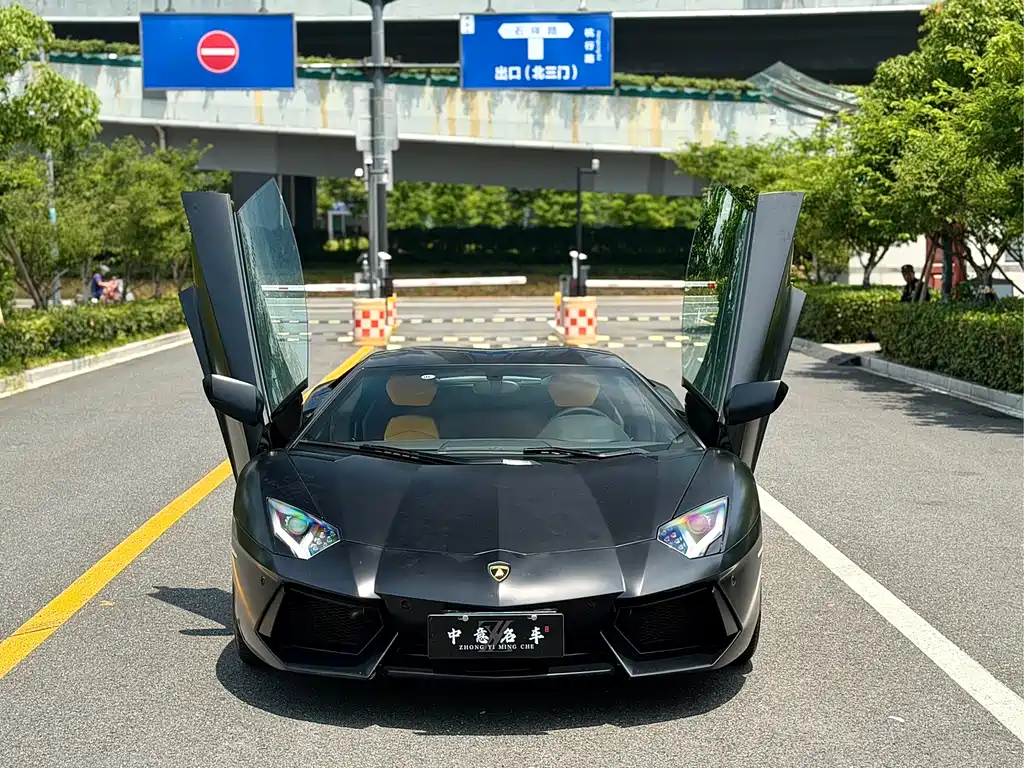 Lamborghini Aventador 2011 LP 700-4