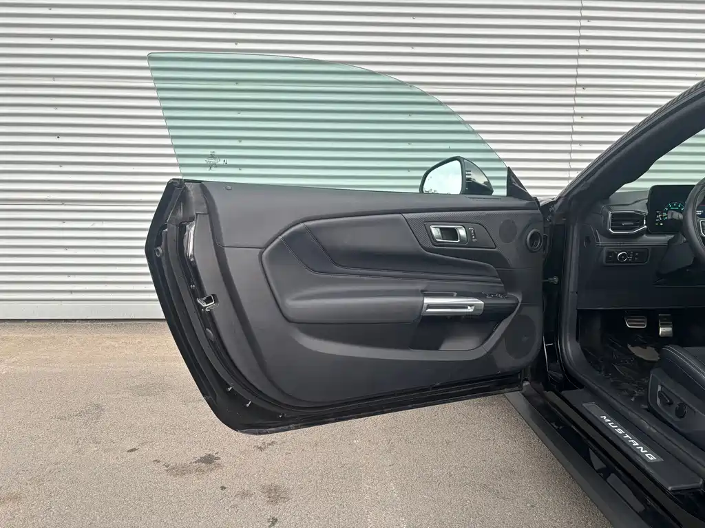 Заказать Ford Mustang 2026 года за 9 146 167 ₽  из Китая