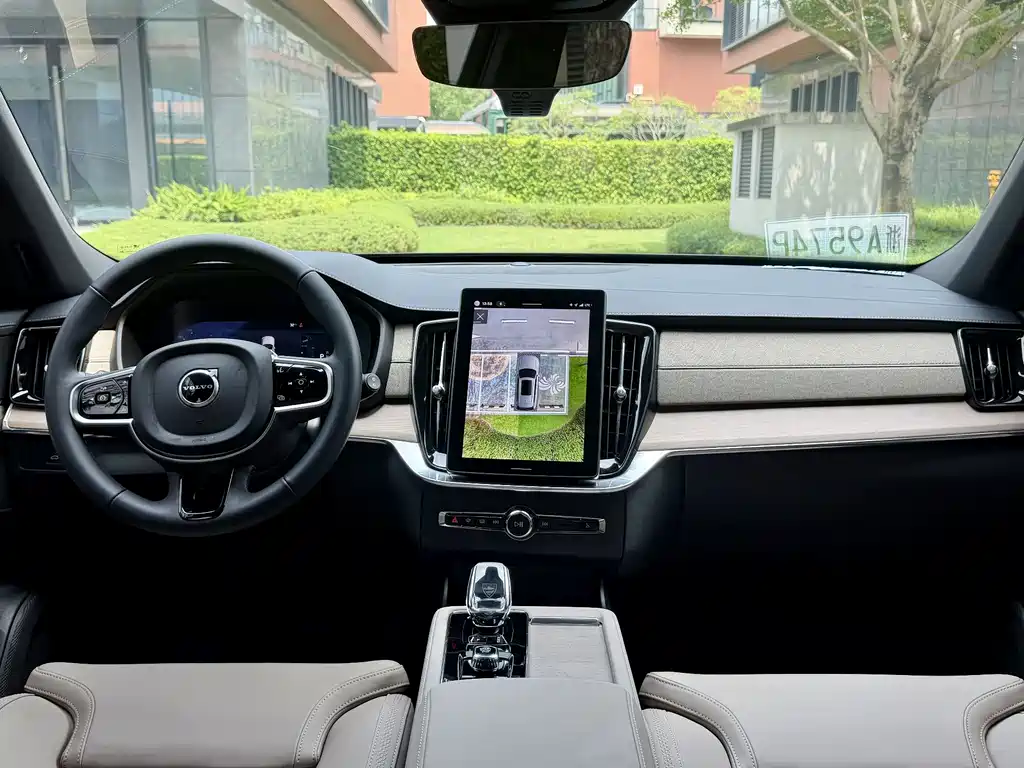Volvo XC90 2025 B6 Luxury 6 мест