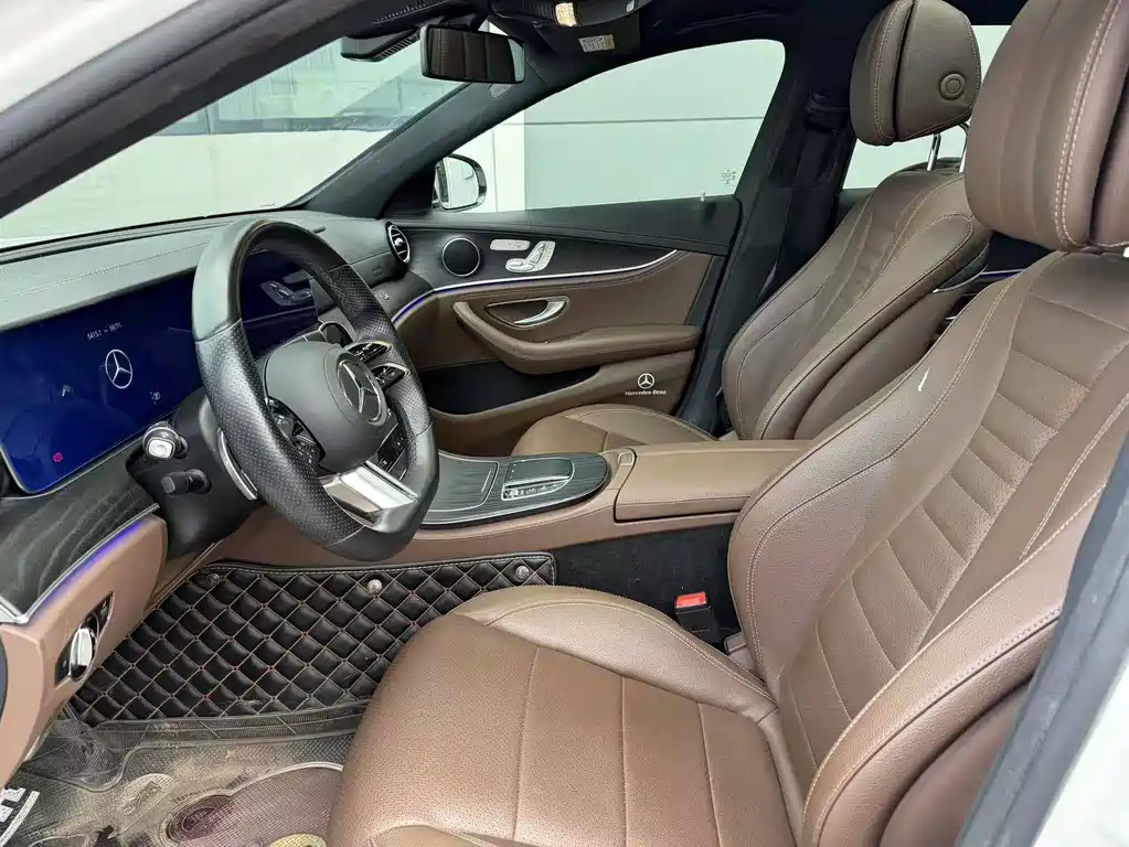 Mercedes-Benz E-Class — миниатюра 9