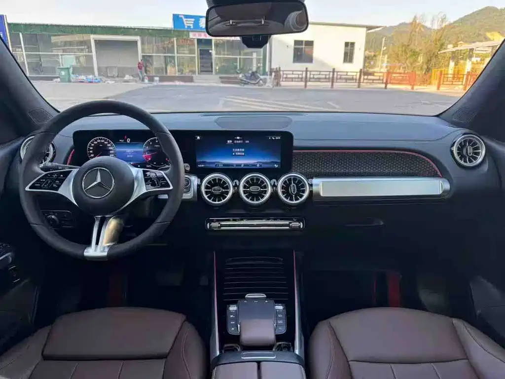 Mercedes-Benz GLB — миниатюра 7