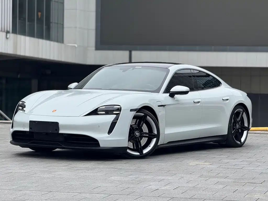 Porsche Taycan 2022 — фото 1