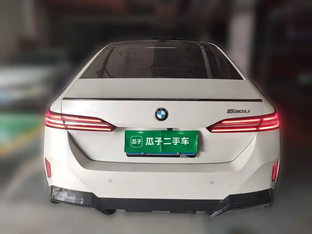 BMW 5 Series — миниатюра 3