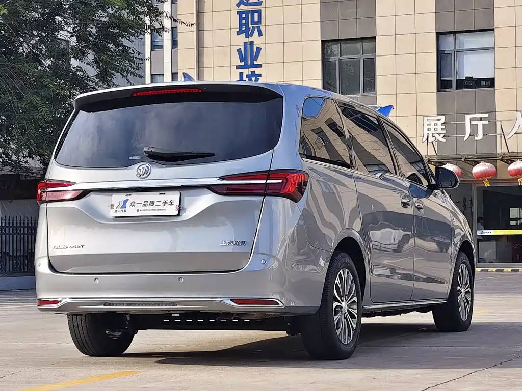 Buick GL8 — миниатюра 7