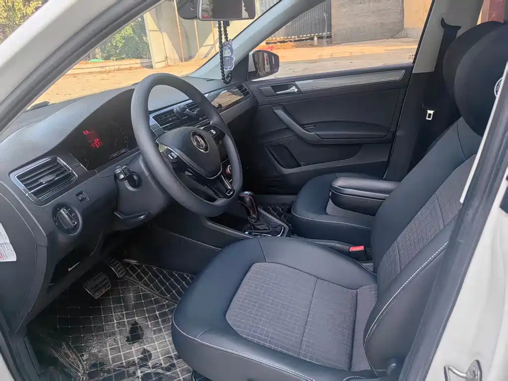 Volkswagen Santana — миниатюра 5