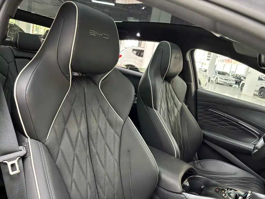 BYD Seal 2023 Champion 700km Luxury