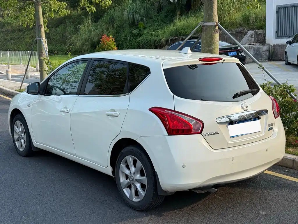Nissan Tiida — миниатюра 2