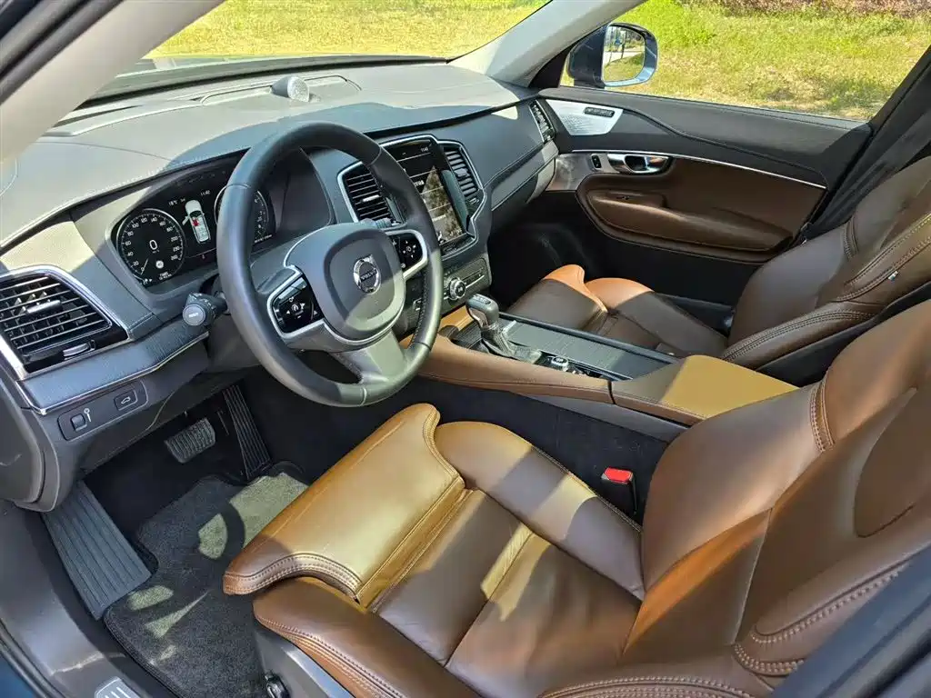 Volvo XC90 2020 T6 Luxury 7 мест