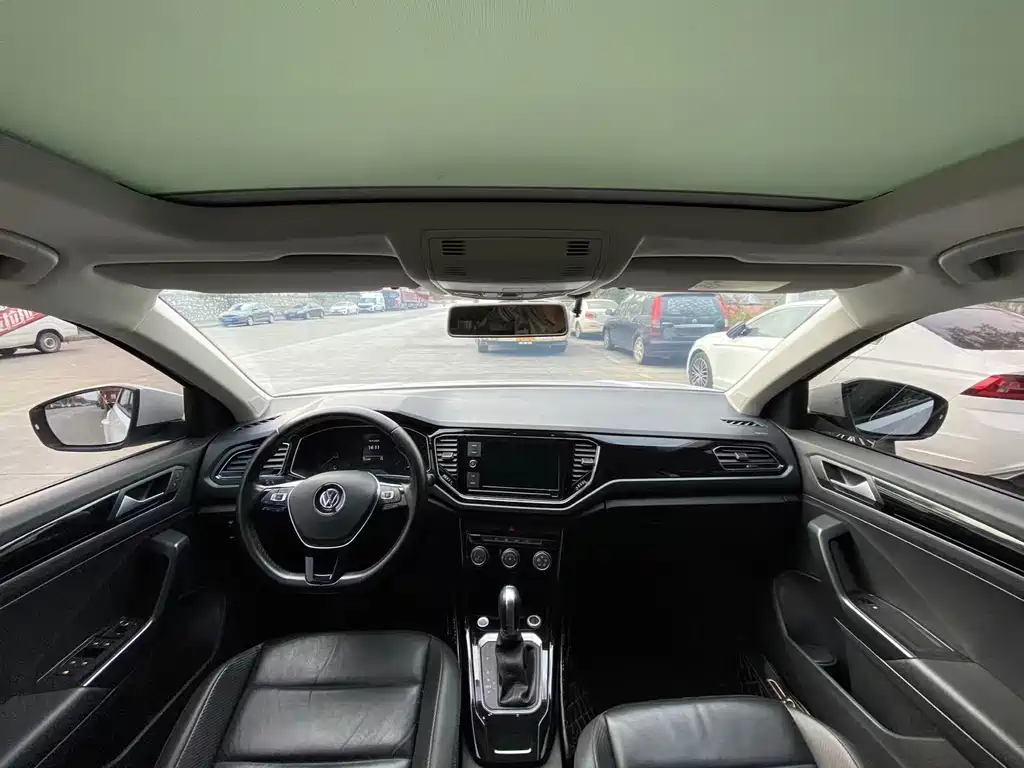 VOLKSWAGEN T ROC EXPLORING SONGS