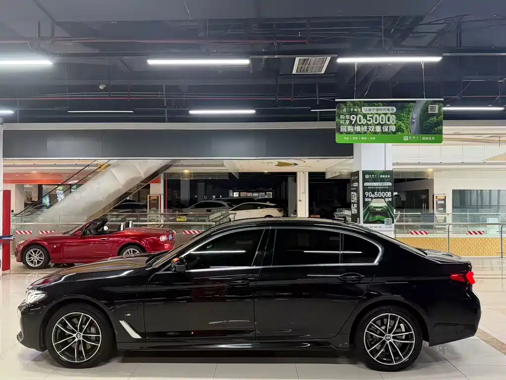 BMW 5 Series New Energy — миниатюра 6