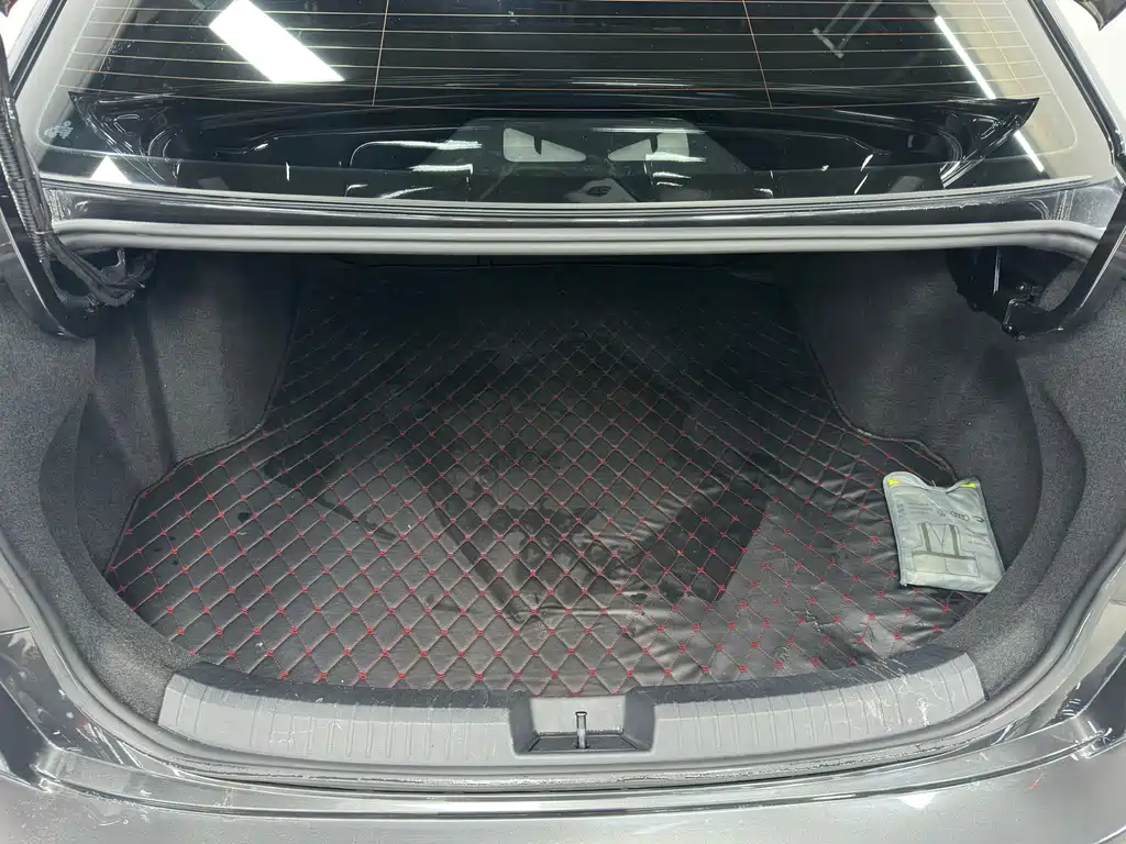 Volkswagen Sagitar — миниатюра 25