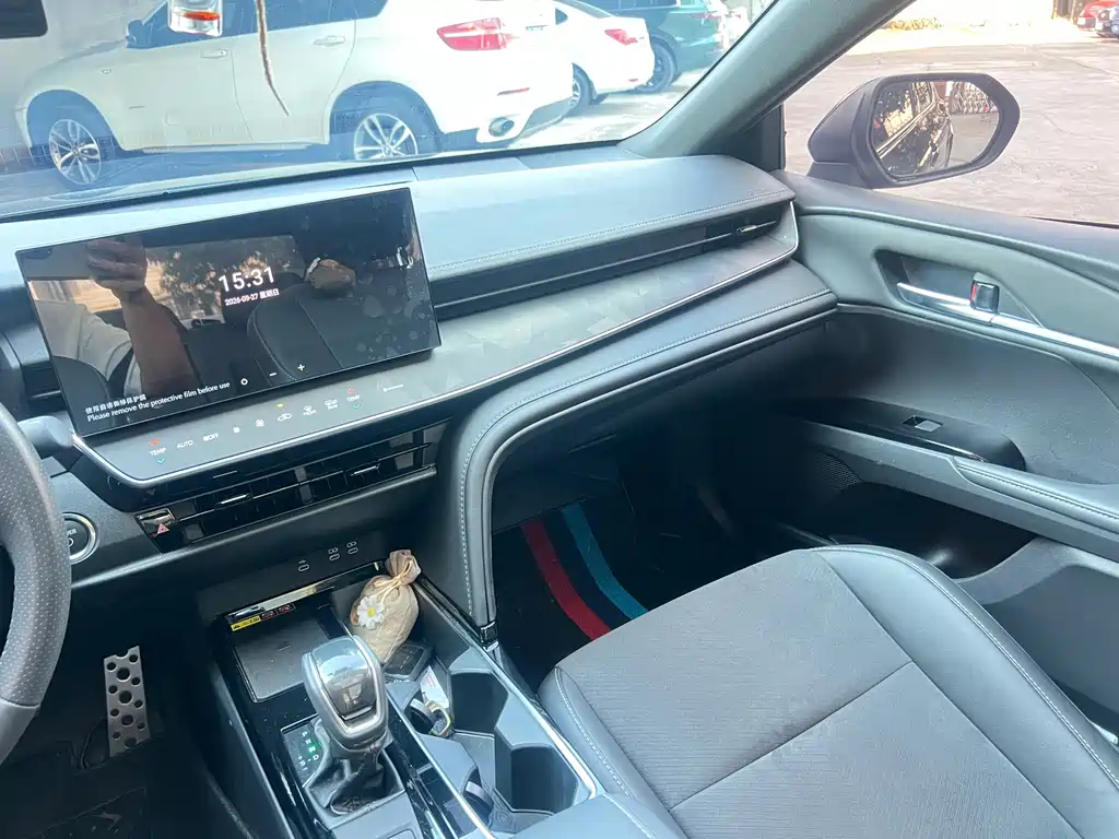 Toyota Camry — миниатюра 20