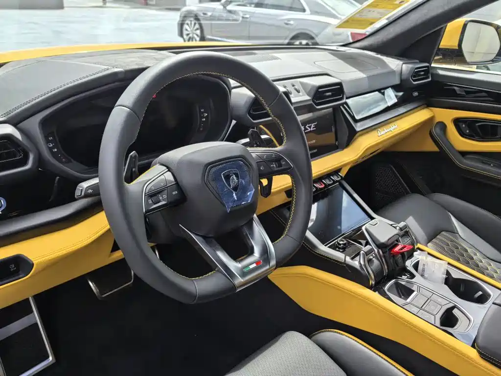 Lamborghini Urus SE 2025 4.0T Standard