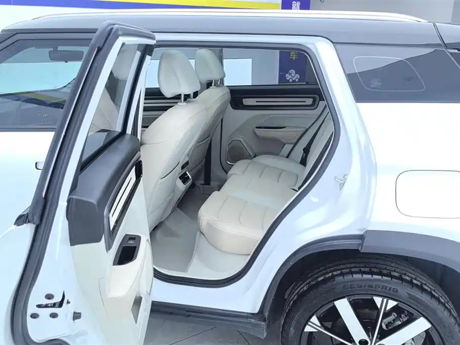 GEELY AUTOMOBILE GEELY ICON