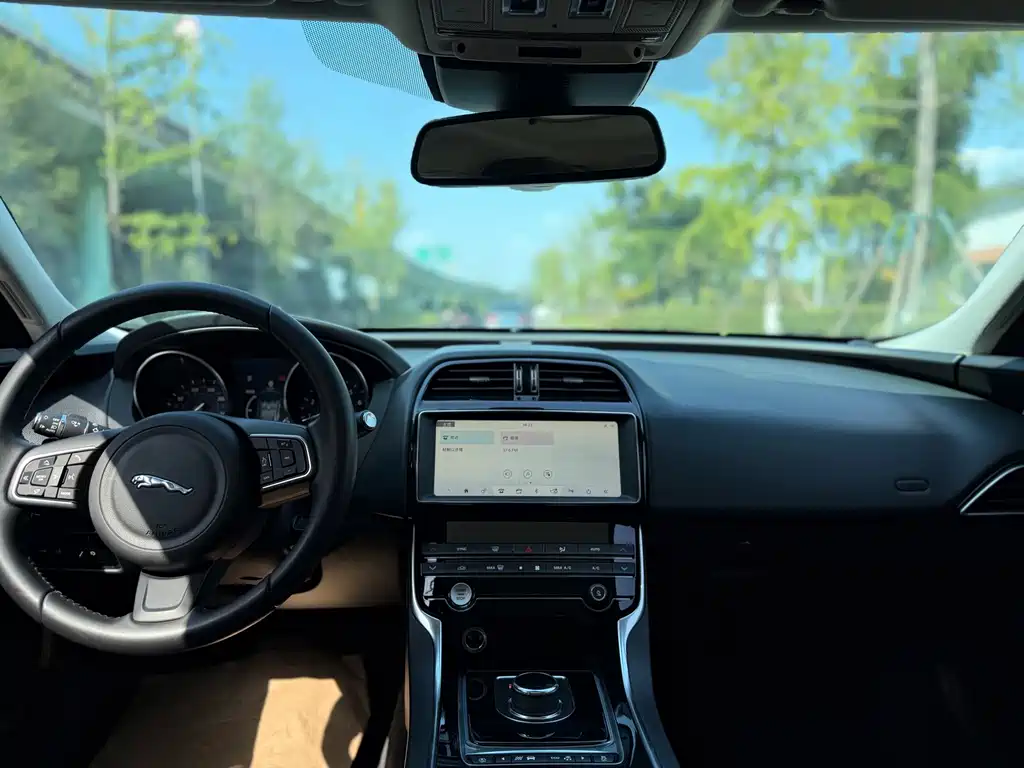 Jaguar XEL — миниатюра 9