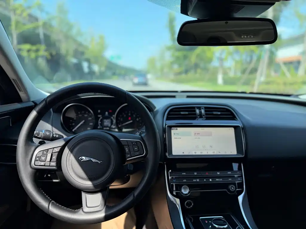 Jaguar XEL — миниатюра 10
