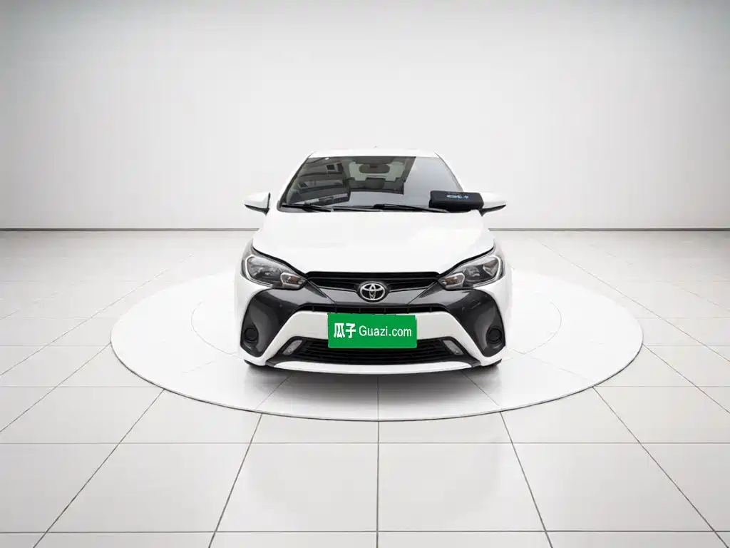 Toyota Yaris L — миниатюра 2