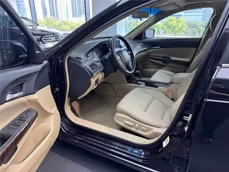 Honda Accord — миниатюра 7