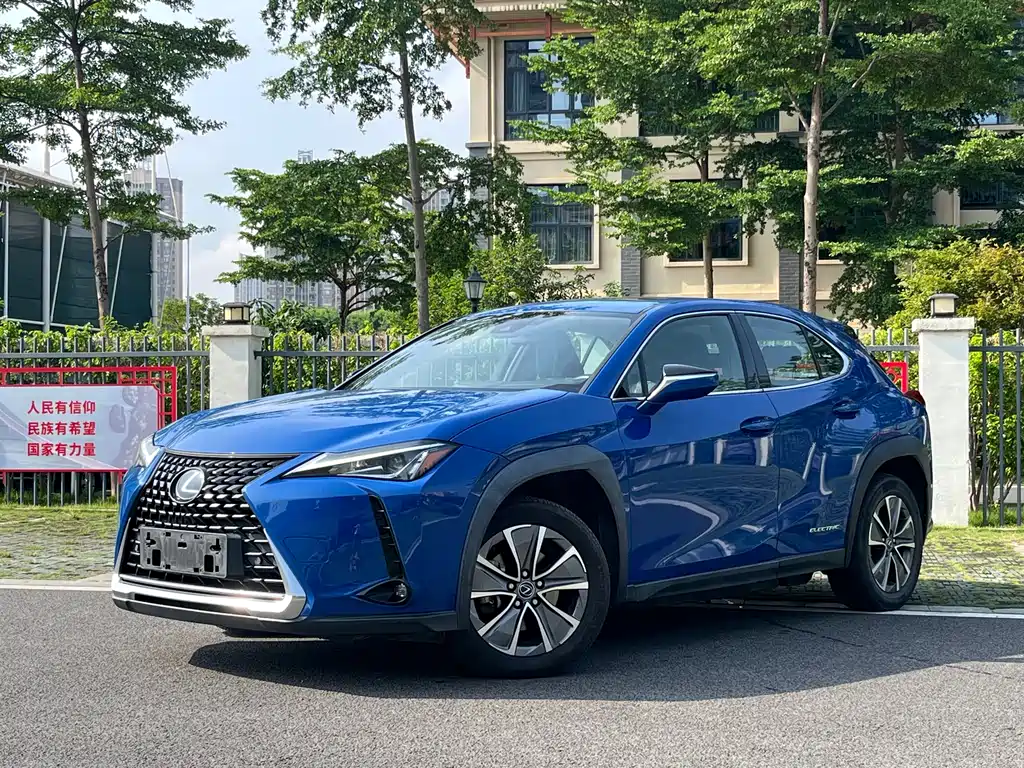 Lexus UX 2020 300e