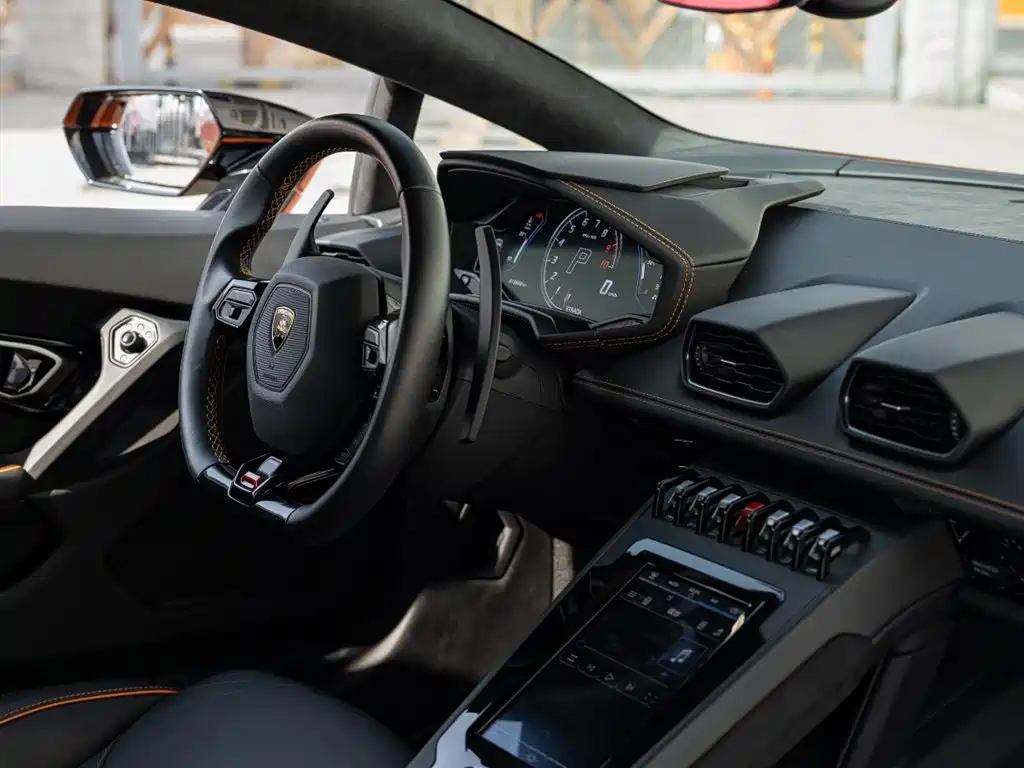 LAMBORGHINI HURACÁN