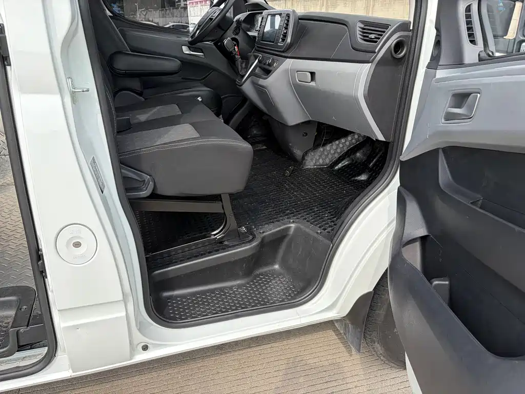 MAXUS V80 — миниатюра 6