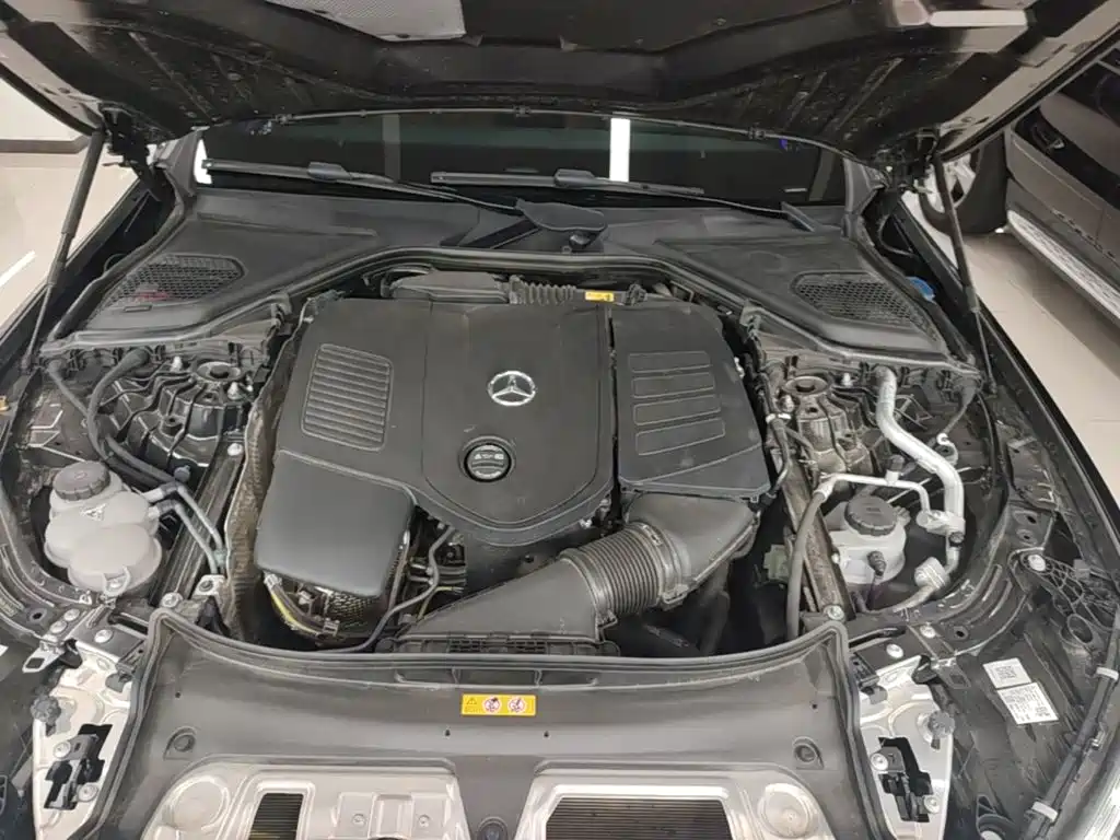 Mercedes-Benz E-Class — миниатюра 20
