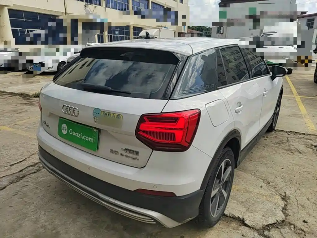 Audi Q2L e-tron — миниатюра 7