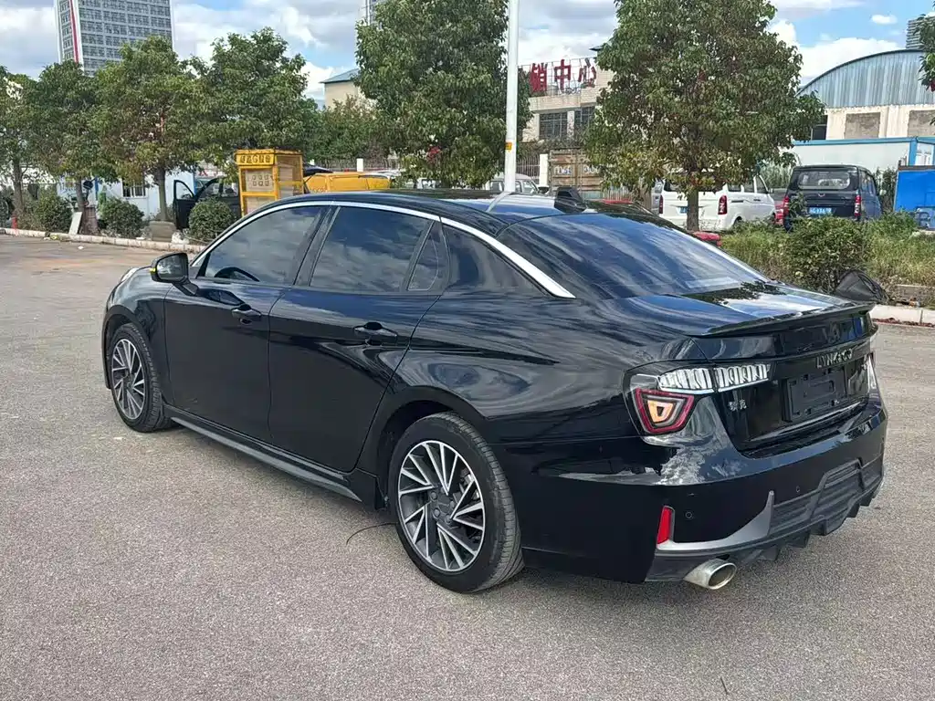 Lynk & Co 03 — миниатюра 7