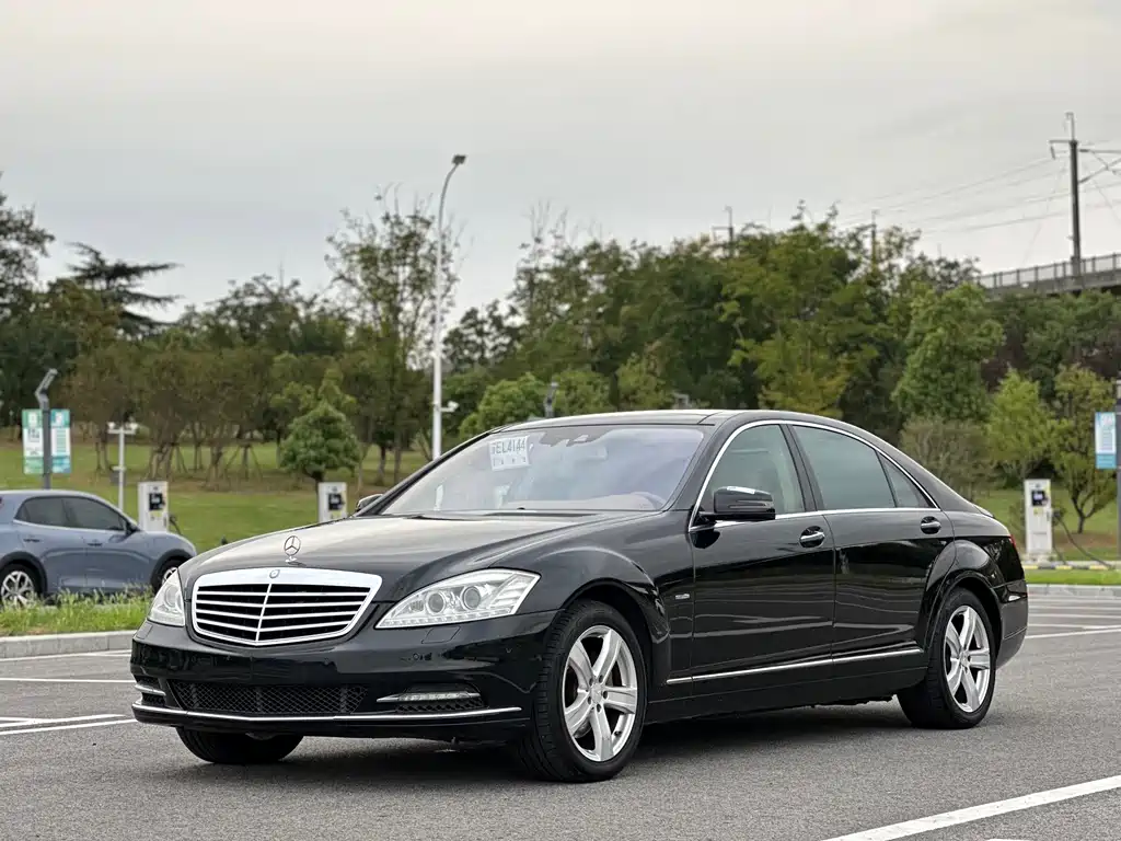 Mercedes-Benz S-Class 2011
