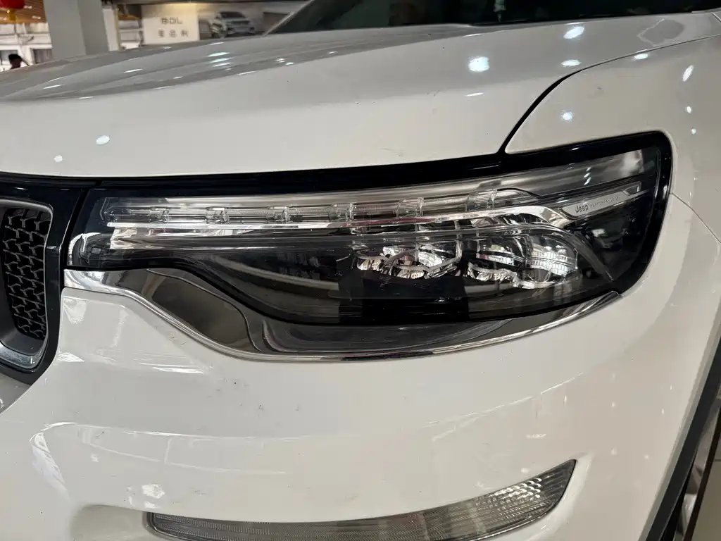 Jeep Grand Commander — миниатюра 15