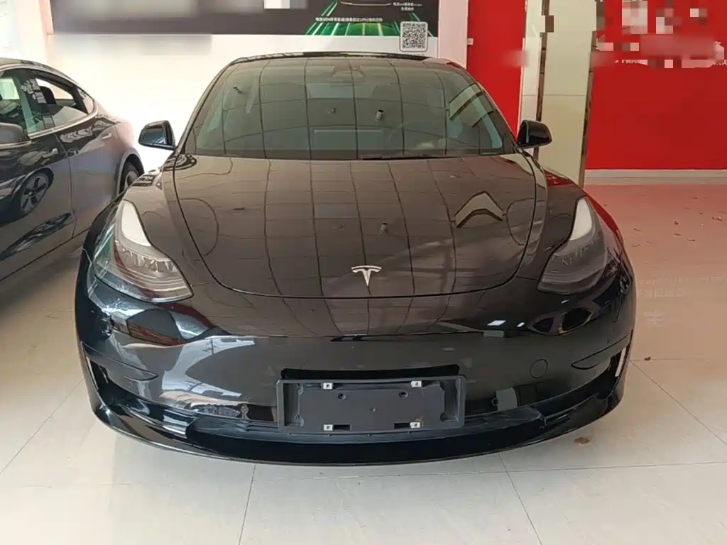 Tesla Model 3 — миниатюра 3