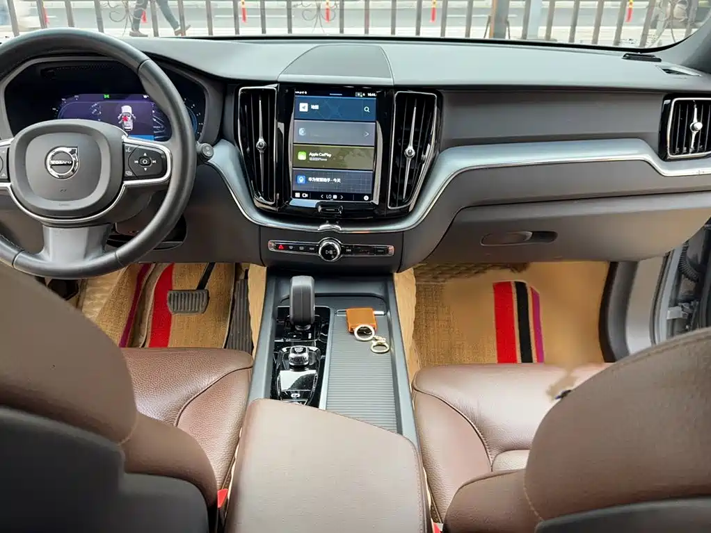 Volvo XC60 2023 B5 Luxury