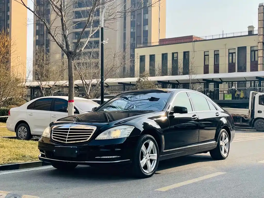 Mercedes-Benz S-Class 2010