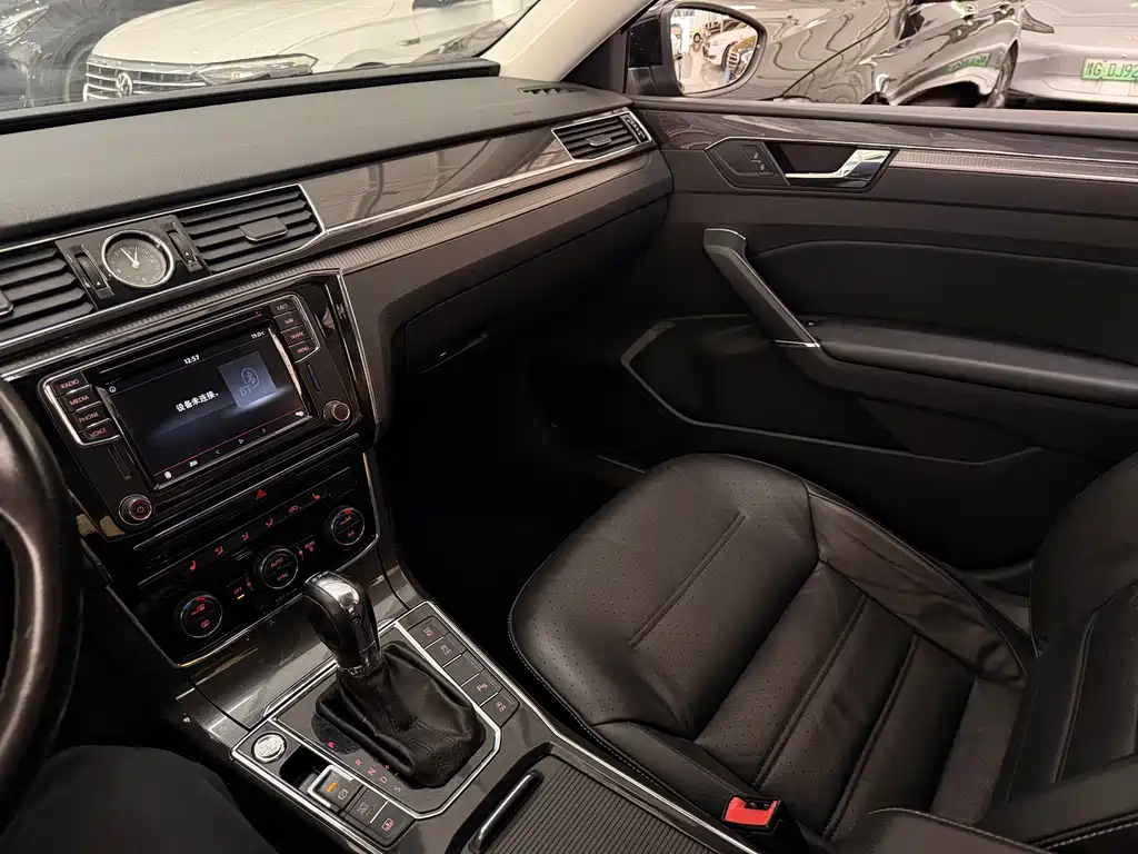 Volkswagen Passat 2016 330TSI DSG
