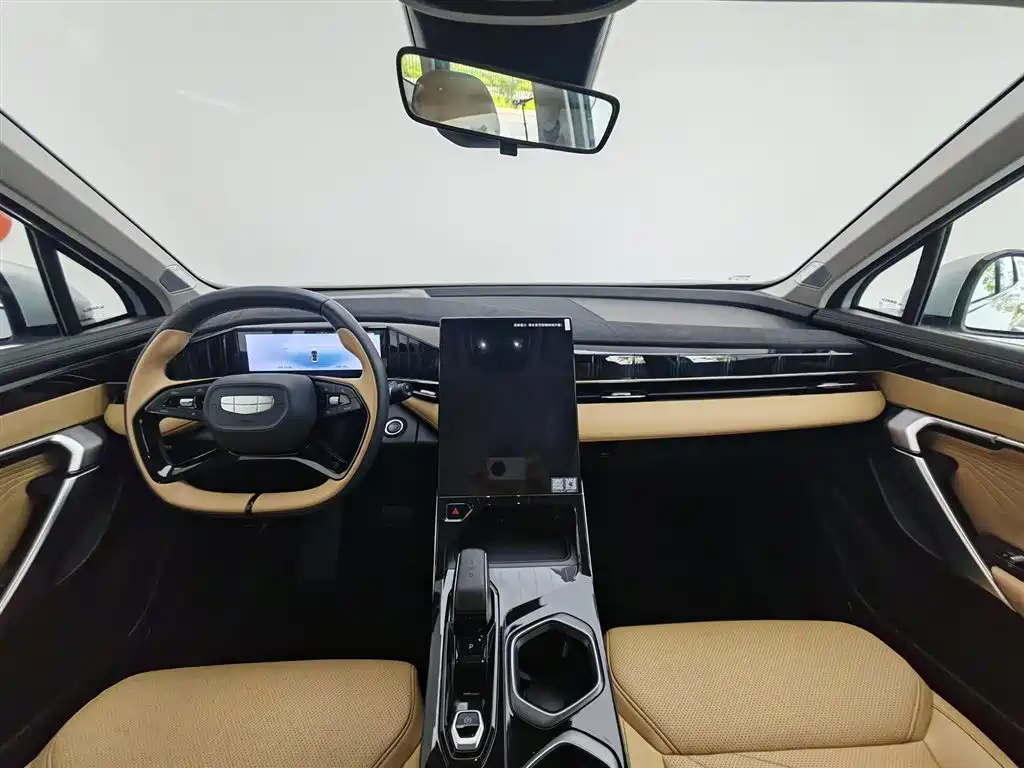 Geely Boyue L L 2023 1.5TD DCT Luxury