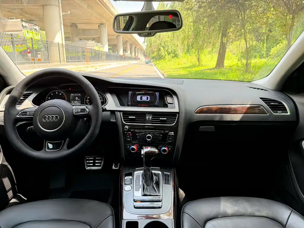 Audi A4L 2016 35 TFSI S line Comfort