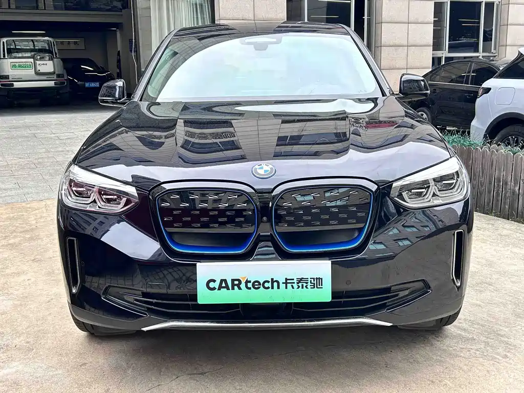 BMW iX3 — миниатюра 2