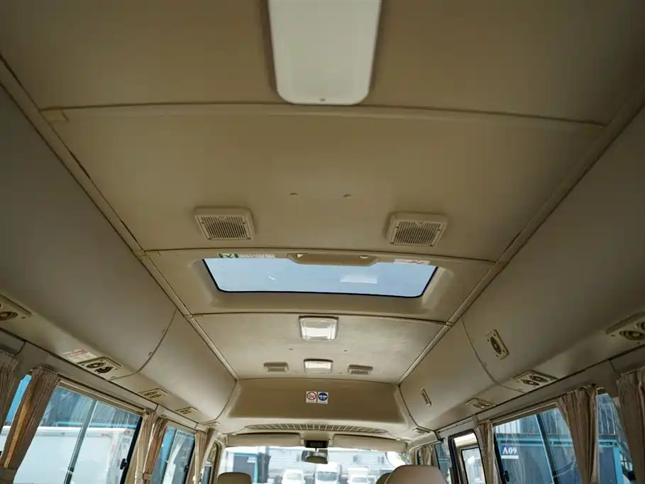 Toyota Coaster — миниатюра 28