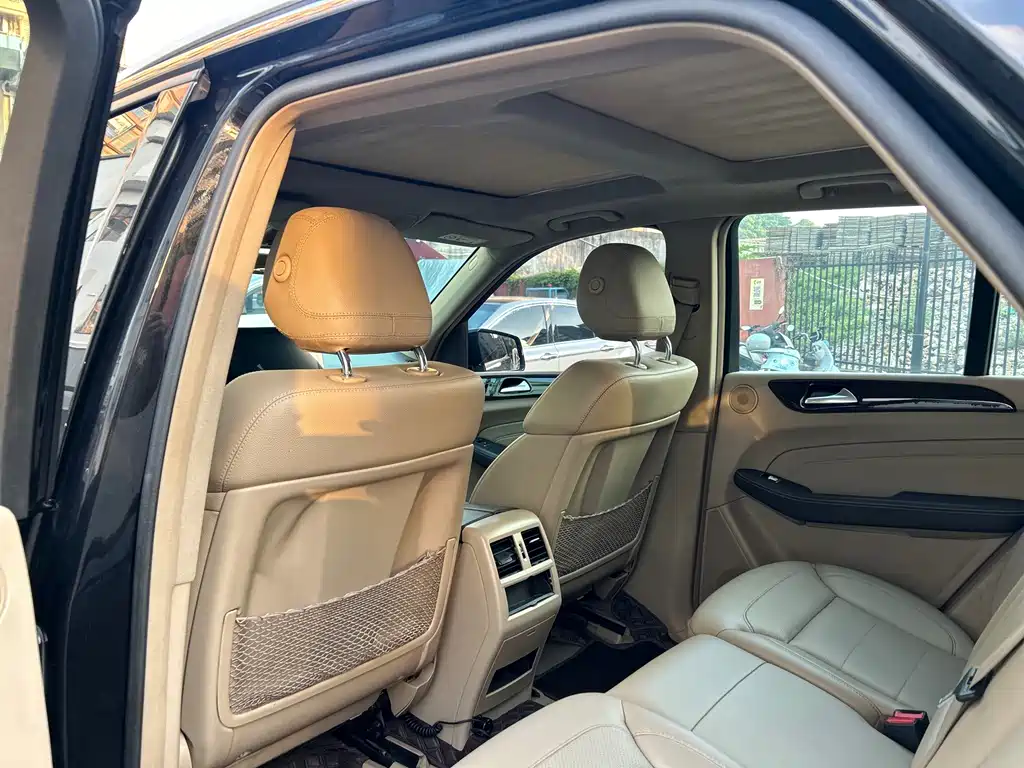 Mercedes-Benz M-Class — миниатюра 19