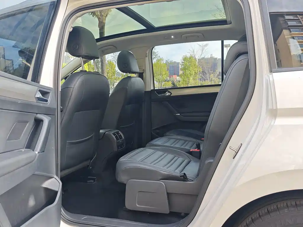 Volkswagen Touran — миниатюра 10